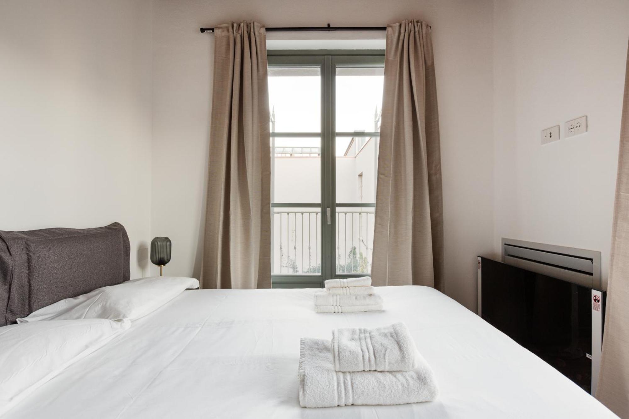 Modern Apartment In Milan With Balcony Bagian luar foto