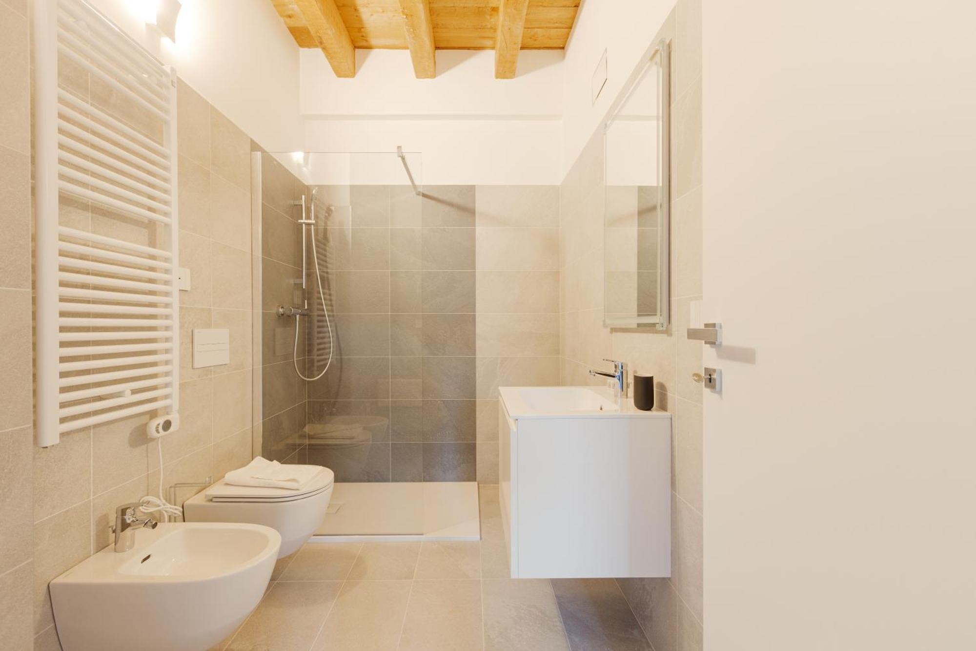 Modern Apartment In Milan With Balcony Bagian luar foto