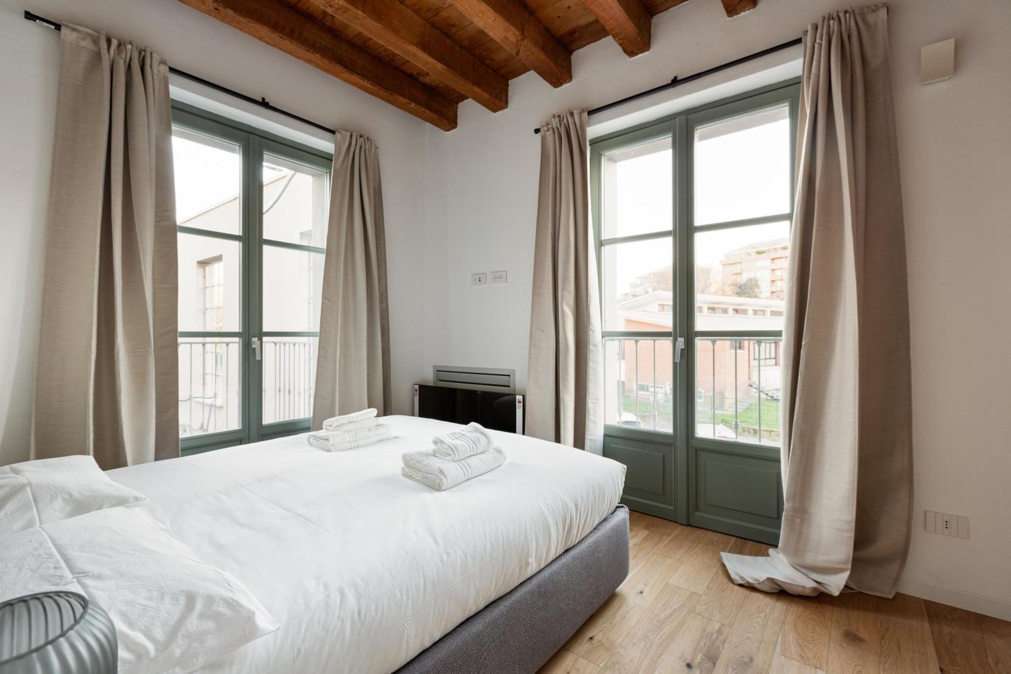 Modern Apartment In Milan With Balcony Bagian luar foto